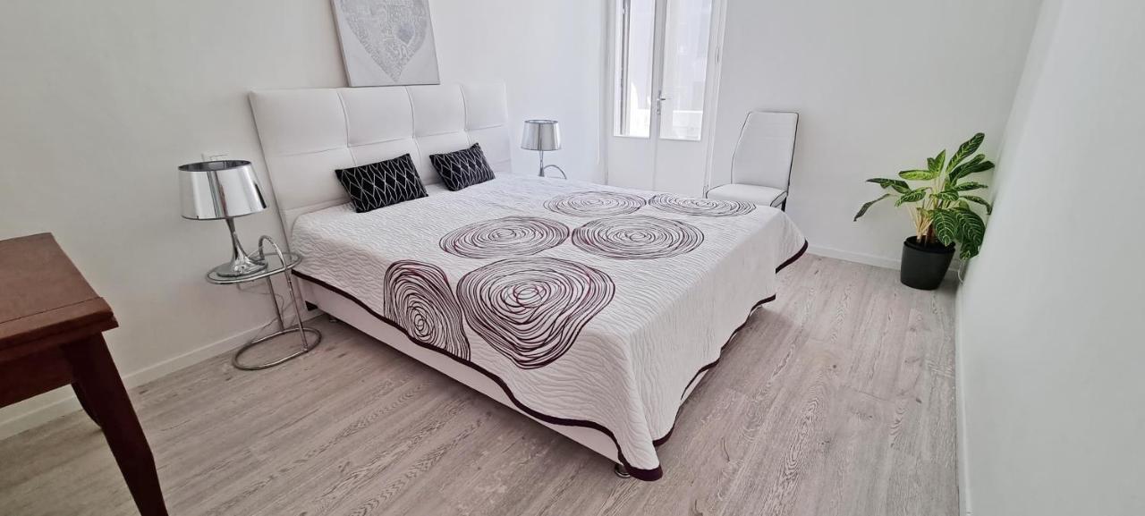 Casa Bianca - 2 Bedroom Design Apartament Triest